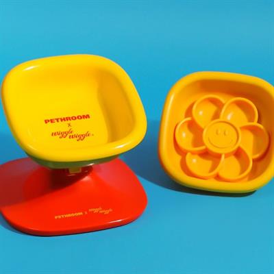 Pethroom X Wiggle Wiggle WELL FIT TABLE & BOWL and Slow Feeder Silicone for dogs and cats